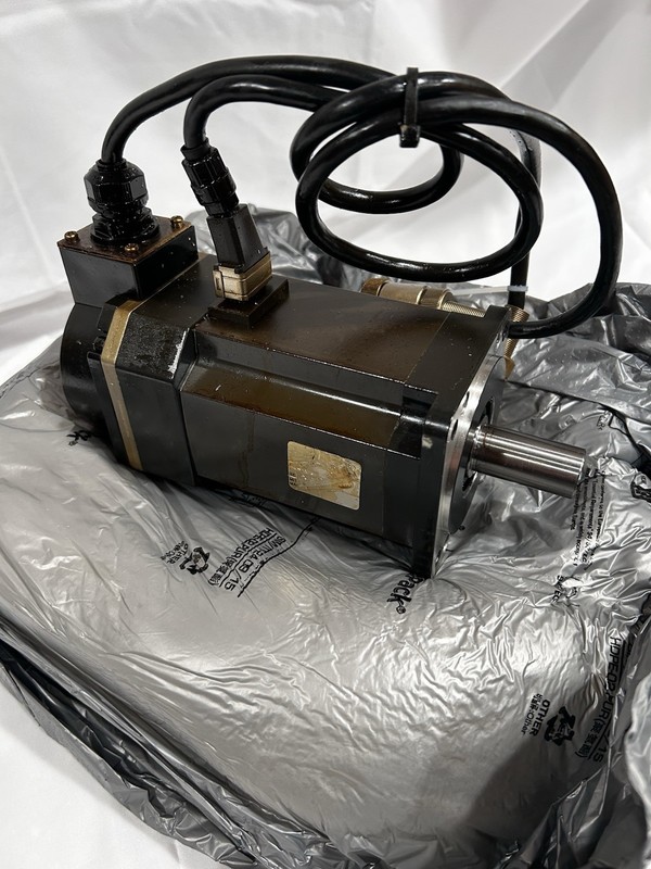 CITIZEN MITSUBUSHI HC MF73K D53 AC SERVO MOTOR HCMF73KD53 FOR PARTS PLEASE READ