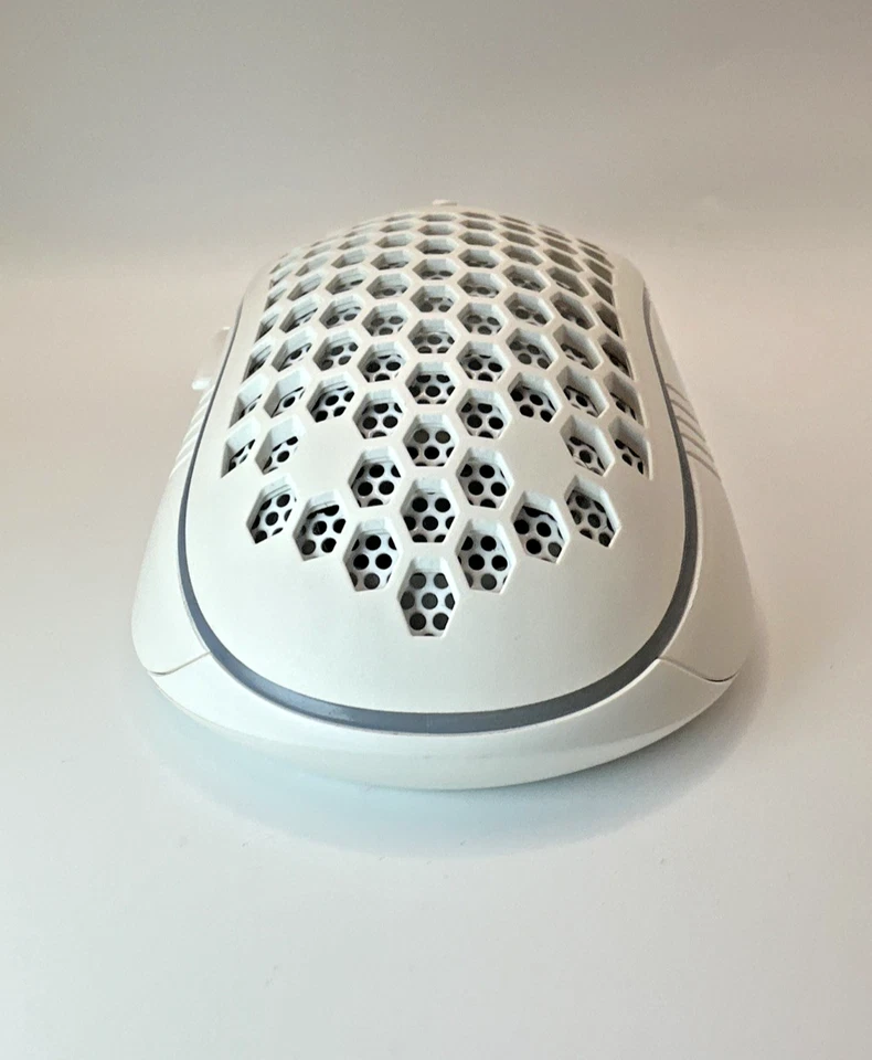Lightweight Wireless Gaming Mouse Honeycomb RGB LED Ergonomic USB rechargeable - Image 4 of 4