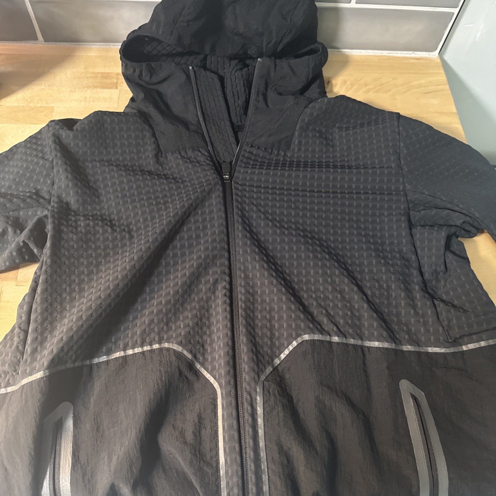 Lulomon Mens Water Repellent Hiking Jacket Large Full Zip Windproof