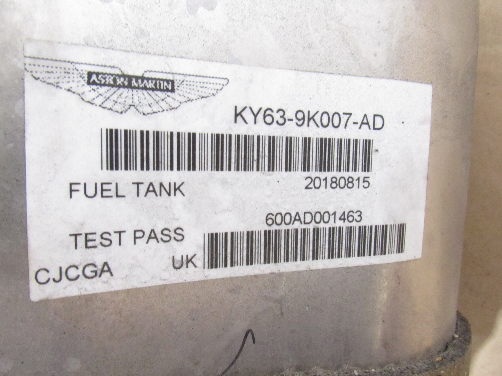 18-21 Aston Martin Vantage 2019 Fuel Gas Reservoir Tank :O