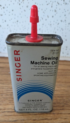 Vintage Singer Sewing Machine Handy Oiler Oil Can 4oz Almost full
