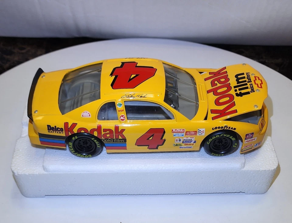 Sterling Marlin Revell Diecast 1/24 Monte Carlo Foto 3 de 4