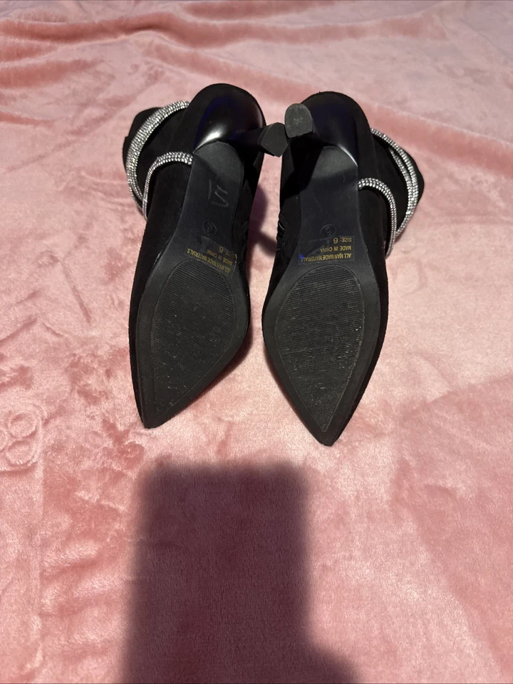 Lindas Botas de Cuero Talla 36 Usadas En Muy Buen Estado - Imagem 4 de 4