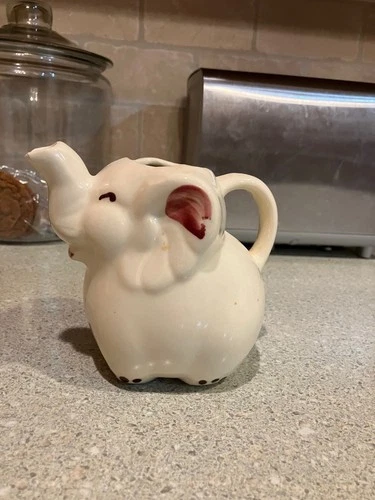 Vintage 1940’s Shawnee Pottery USA Elephant Creamer Pitcher 4.5”