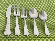 Oneida SOAR Stainless Glossy Swirl Outline Round Tip Flatware Smart Choice A28VG