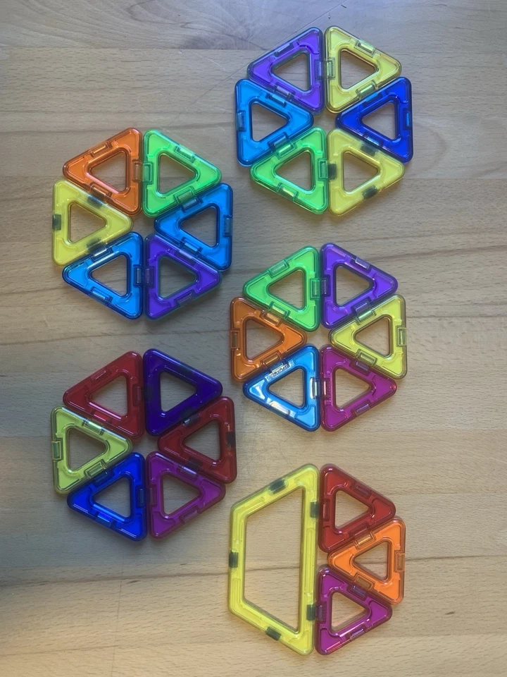 Magformers Set 64 Teile mit Vorlagenbuch Vierecke Dreiecke etc. Magnete Bausatz - Bild 4 von 4