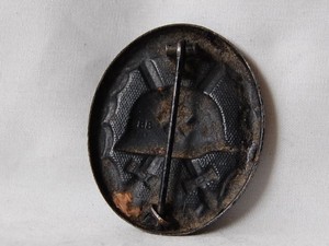 BLACK WOUND BADGE Marked 88