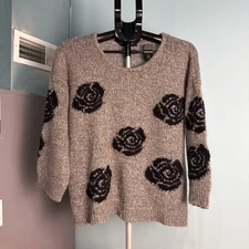 Cable & Gauge Gray Fuzzy Knit Sweater Black Roses Size Large
