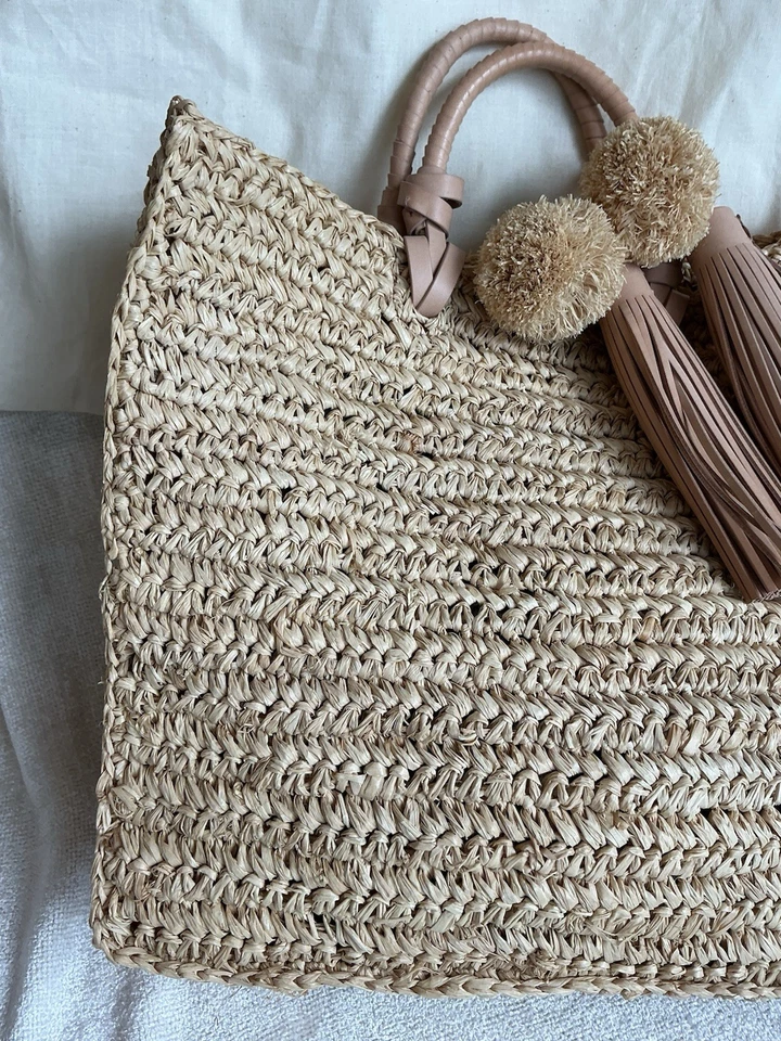 Hermoso Bolso de Mano Loeffler Randall Nuevo sin Etiquetas Rafia Natural con Adornos  Foto 3 de 4
