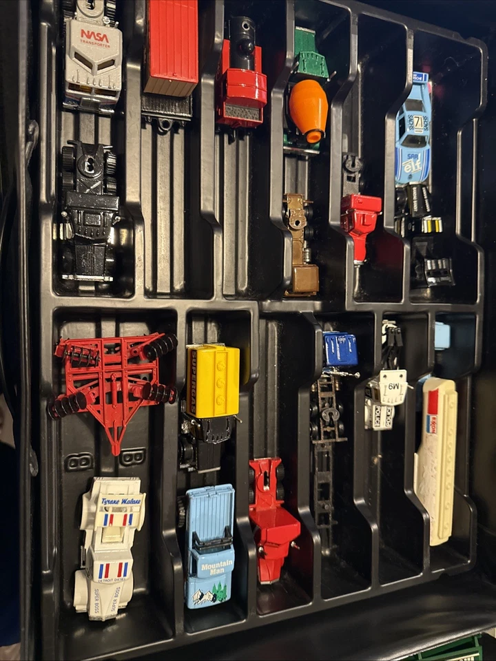 MATCHBOX 1/64 SCALE CONVOY LOT OF 16 SEMIS  And More With CASE Excellent - Image 4 of 4