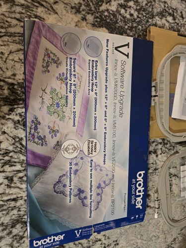 Brother SAVRVUGK1 V-Series Embroidery 12”x8” & 8”x8” Hoops - Picture 3 of 18
