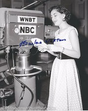 LEGENDARY TV REPORTER BARBARA WALTERS SIGNED 20/20 8X10 PHOTO W/COA THE VIEW