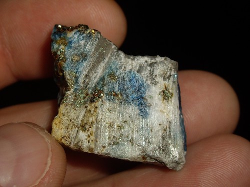 Hauyne with Fluorescent Gonnardite and Pyrite from Pakistan 15.5g - Picture 9 of 10