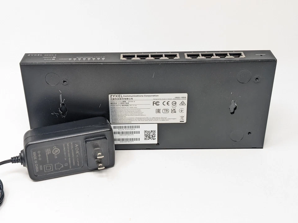 Zyxel GS1915-8 8 Port w/ cord - Image 2 of 3