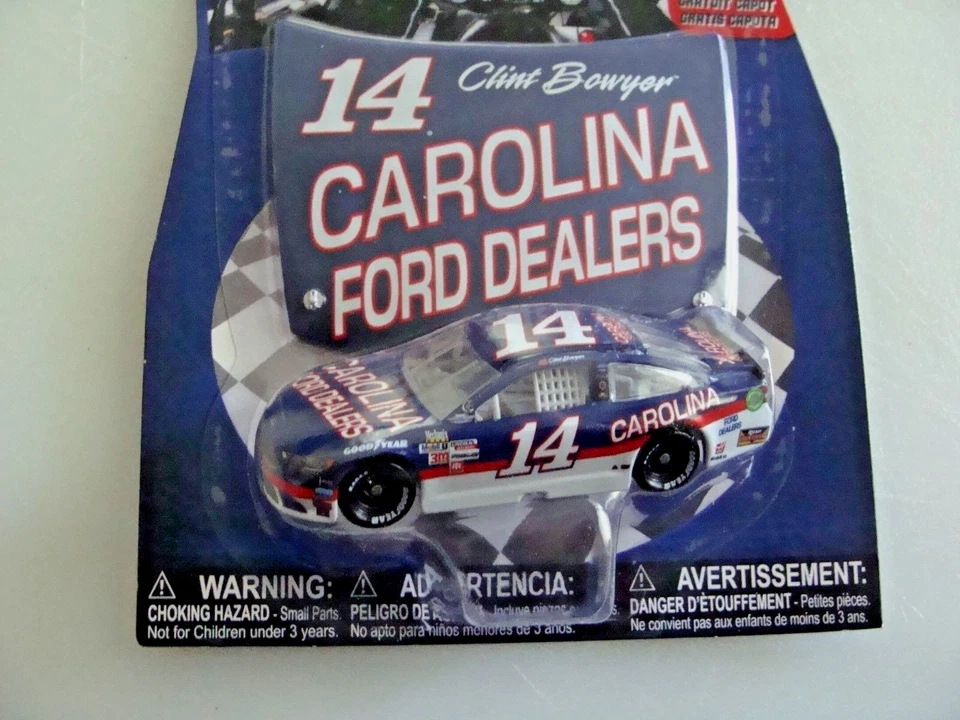 #14 CLINT BOWYER CAROLINA CONCESIONARIOS FORD FUSION WAVE 9 2017 COCHE 1:64 Foto 2 de 4