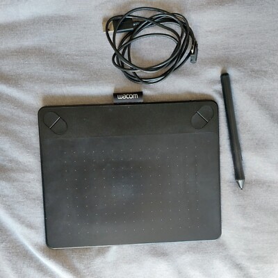 Wacom Black Small Intros Art Pen & Touch Tablet Small Graphics
