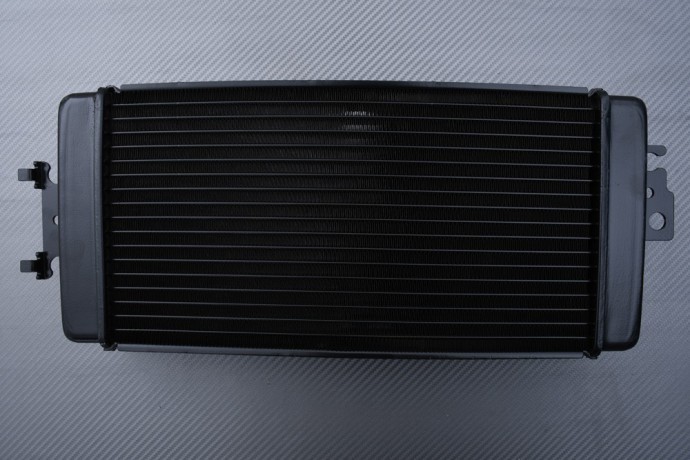 Radiateur eau moto Suzuki C800 Volusia pour longs trajets et road trips