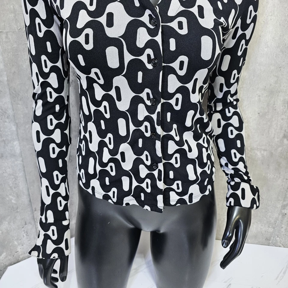 INC International Concepts Petite Black White Geo Print Blouse Top Retro Y2K - Image 4 of 4