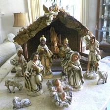 Vintage Christmas White NATIVITY Set 14 pc w/ Stable Paper Mache Japan Italy