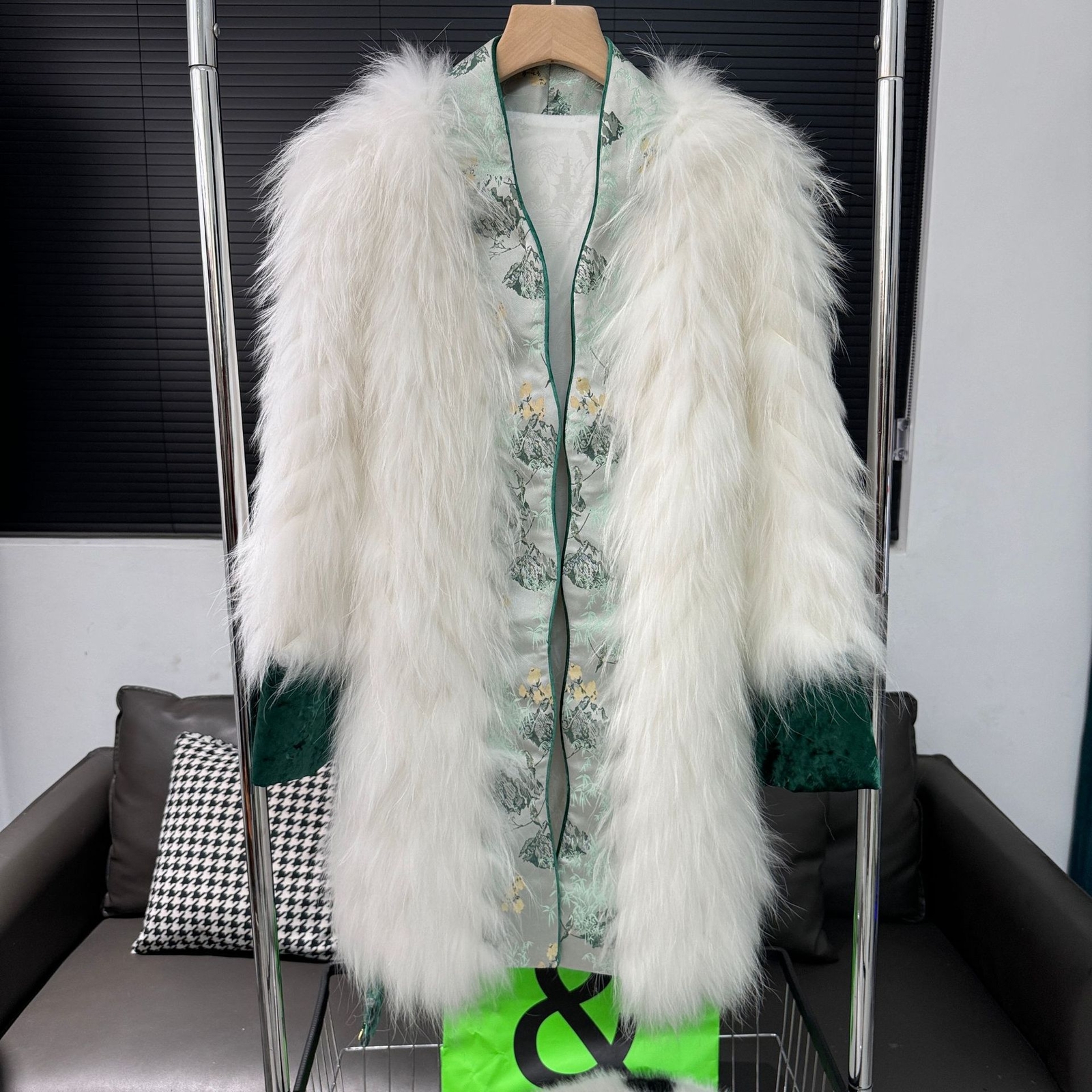 New Chinese Style Real Fur Coat Women's Long Jacket With Belted Warm Retro Coat