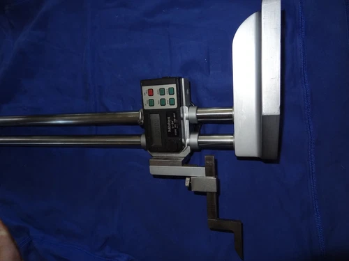 MITUTOYO 0-24" DIGITAL HEIGHT GAGE #192-657