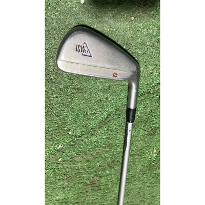 Fer 9 Taylormade ICW11 - Droitier, Flex Regular, Manche Acier, Reconditionné