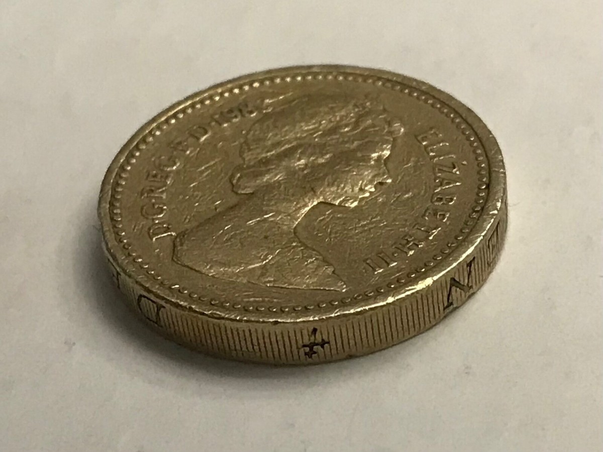 Rare 1983 Queen Elizabeth II One Pound Coin Error 