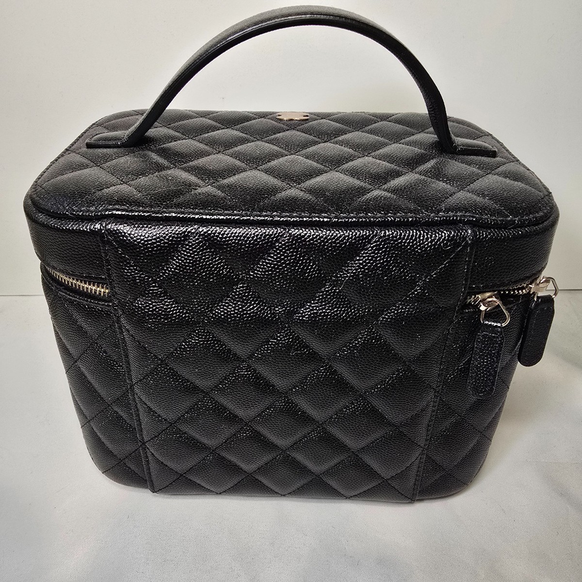 CHANEL シャネル CHANEL TRAVEL アタッシュケース Chanel Black Leather Top Handle Toiletry Vanity Travel Train Case