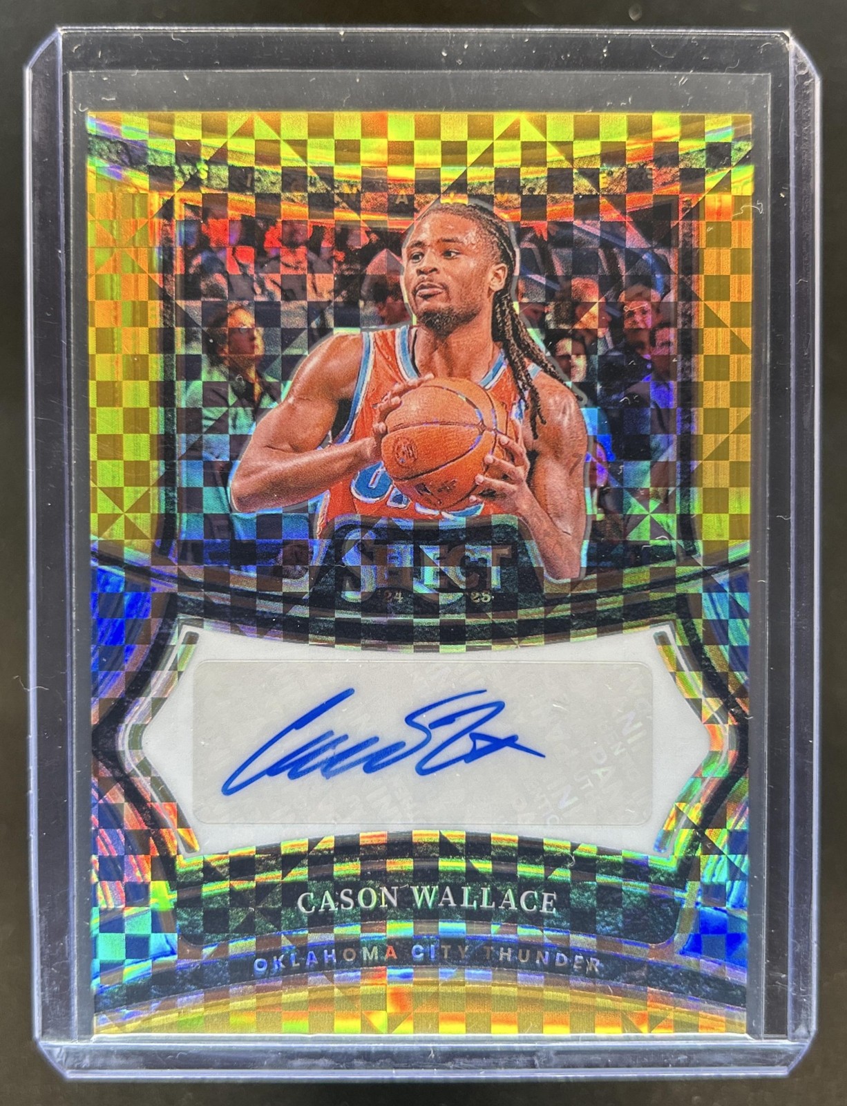 2024-25 Panini Select Cason Wallace Signatures Gold Prizm Auto #/10 Thunder