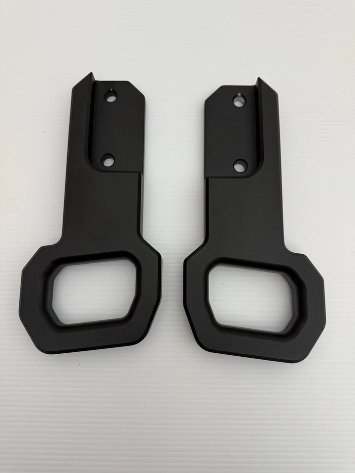 Ganchos de remolque DeBerti Billet negros para Ford F150 y Raptor 2017+ Foto 3 de 4