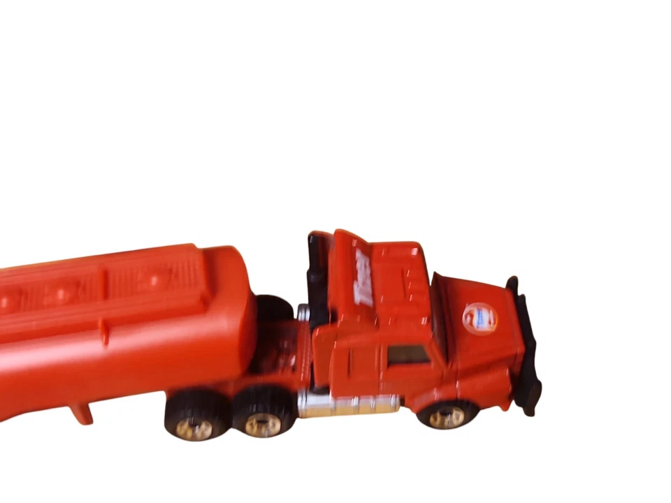 Matchbox Team Convoy CY17 Tizer Truck Scania Tanker Diecast Vehicle - Image 2 of 4