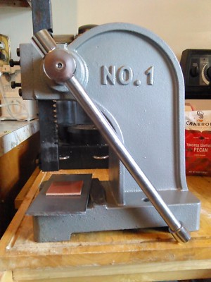 New Model Leather 2000 pound stamp press, plate, press pad for Tandy 3-D craft