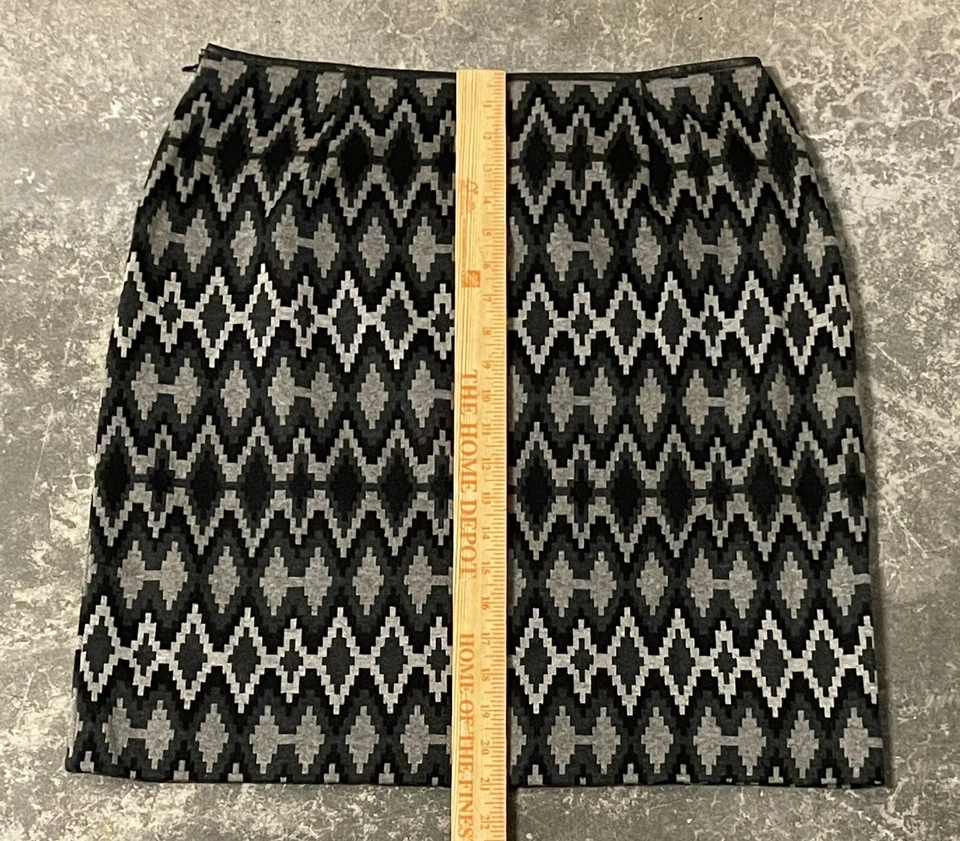 Mujer INC International Concepts Patrón Azteca Negro y Gris Adulto Talla 12 Foto 4 de 4