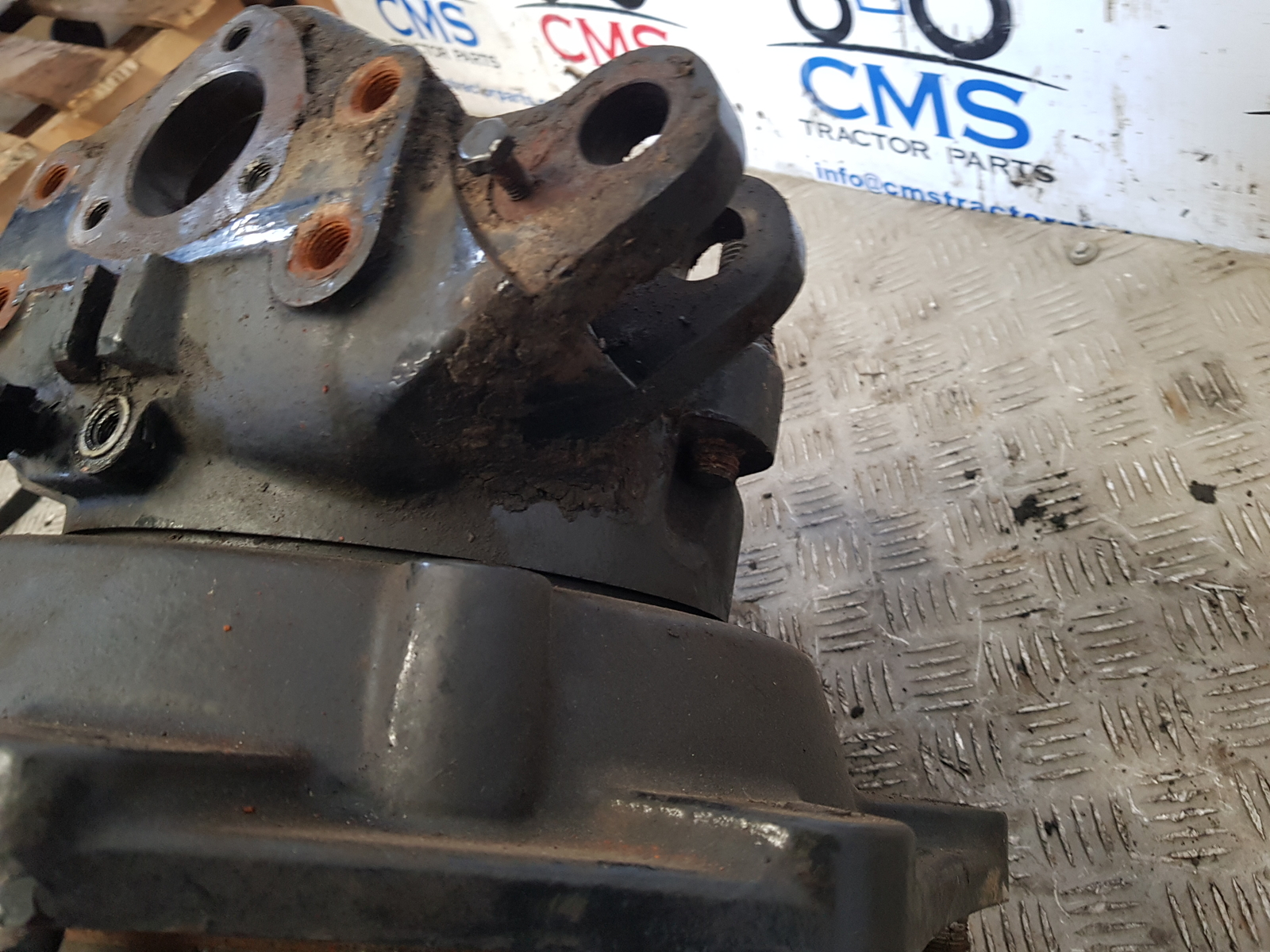 New Holland Case Puma T7.200 Front Axle LHS Hub 876308865 