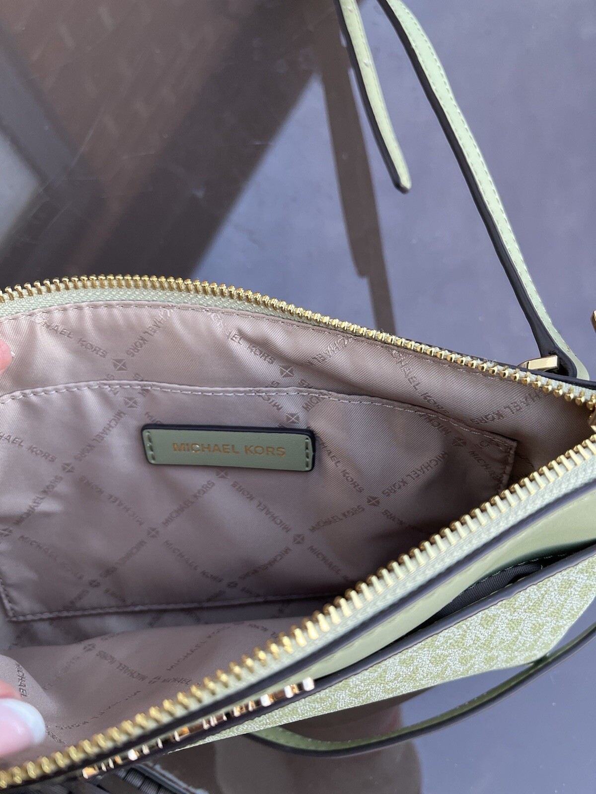 🎁Michael Kors -Maisie Sage 2 in 1 Large Leather Tote and Cross Body 35T1G5MT7T image 9