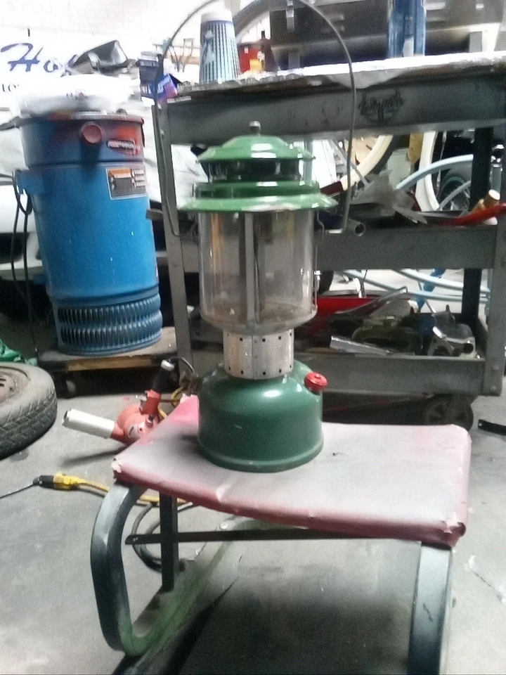 Lámpara de aceite Coleman vintage Foto 3 de 3