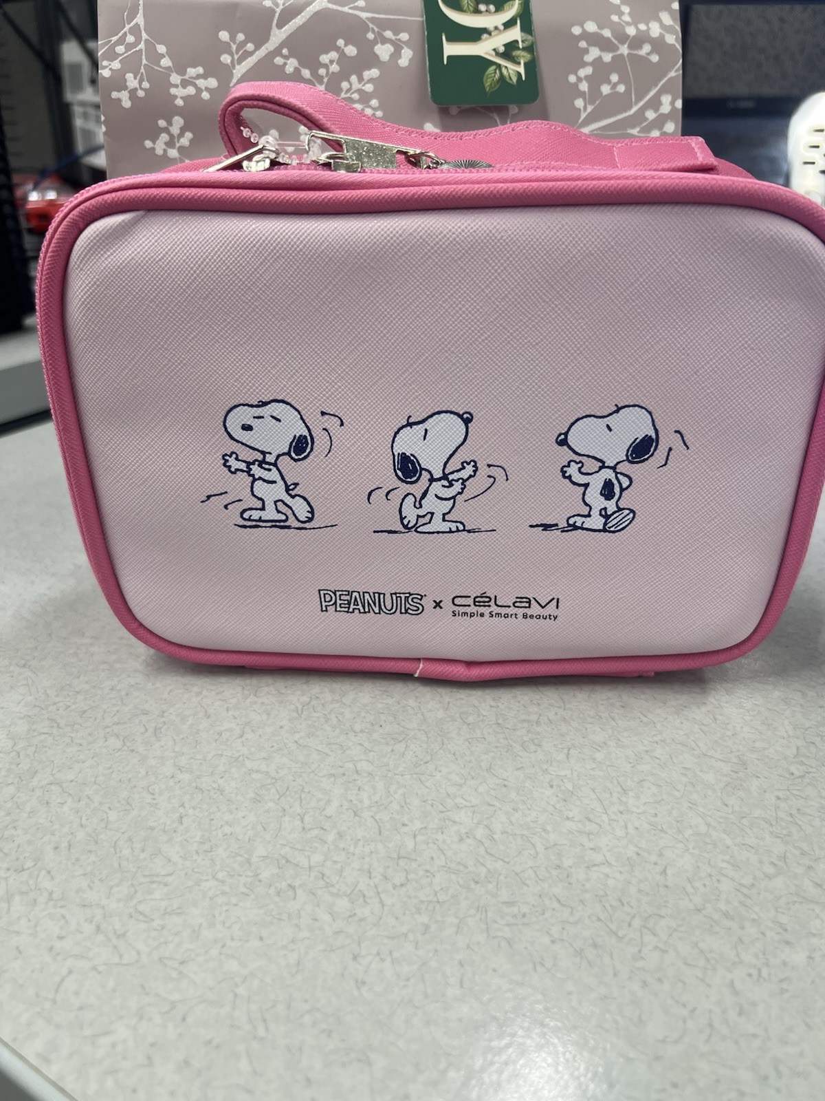 Peanuts Snoopy Pink Cosmetic Toiletry Travel Bag Beauty Blen
