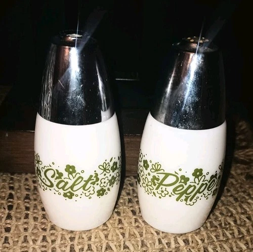 Vintage Gemco White/ Green "Crazy Daisy" Salt and Pepper Shakers