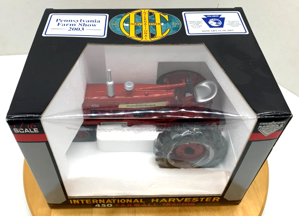 2003 ERTL Pa. Farm Show International Harvester 450 Farmall Tractor 1/16 Scale - Image 4 of 4
