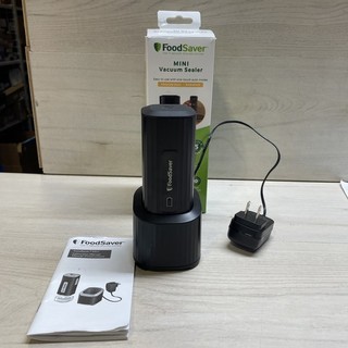 FOODSAVER MINI VACUUM SEALER WITH DOCK BRAND NEW! MFG. SEALED! SHIPS FREE!
