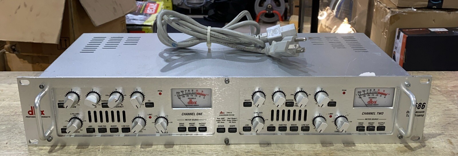 DBX 586 Dual Vacuum Tube Mic PreÁmp