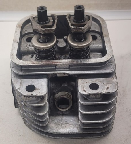 Briggs & Stratton Vanguard V-twin 16 Hp 305447 Cylinder Head # 1 A