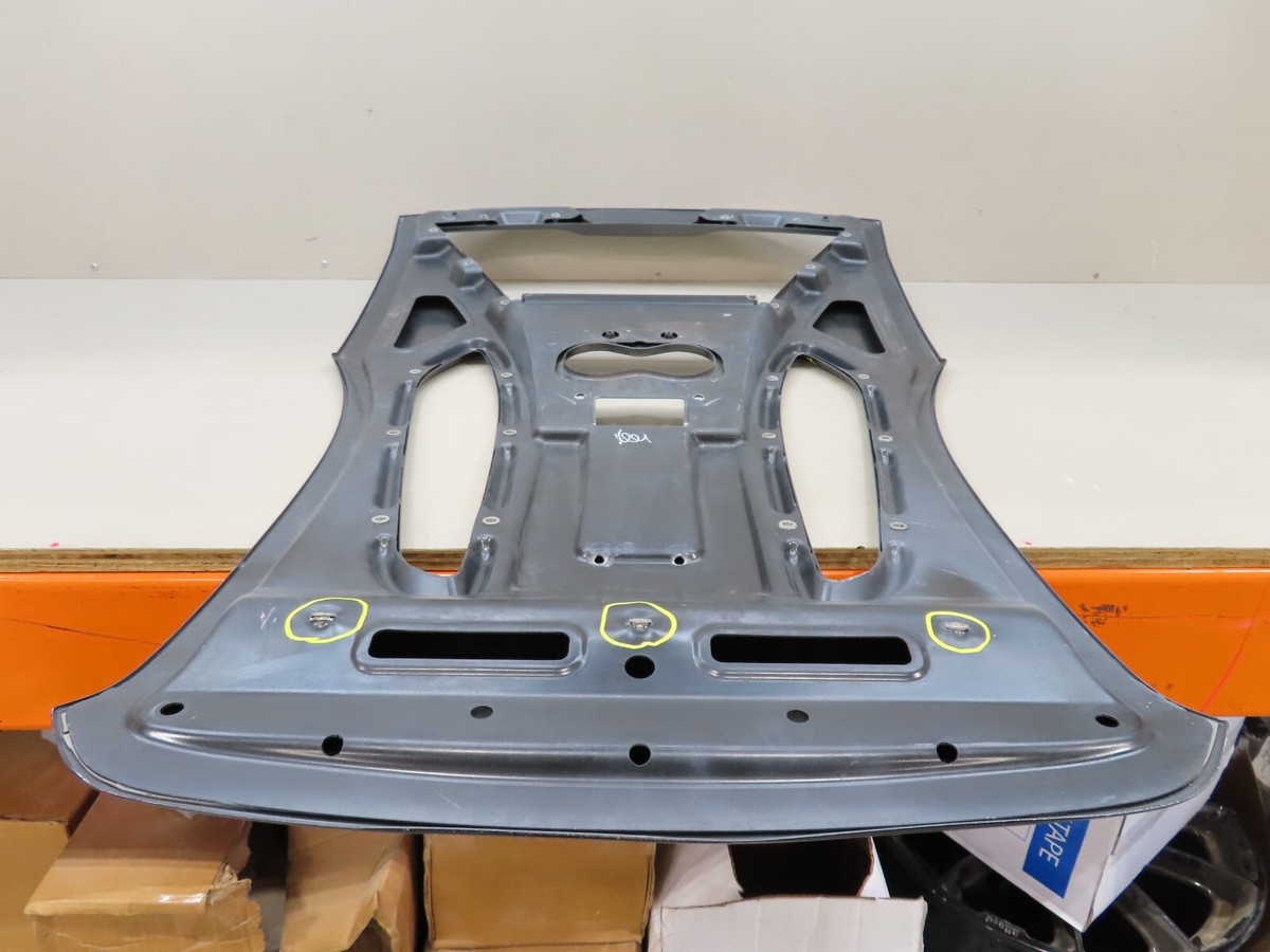 2017-2018 MCLAREN 570S COUPE REAR DECK LID ENGINE COVER PANEL OEM