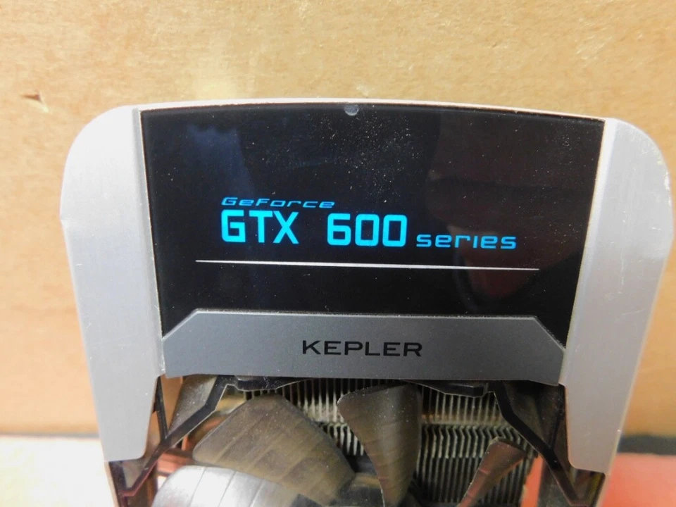 Galaxy Nvidia GeForce GTX 670 GC -- 4GB GDDR5 PCIe Video Card - Image 4 of 4