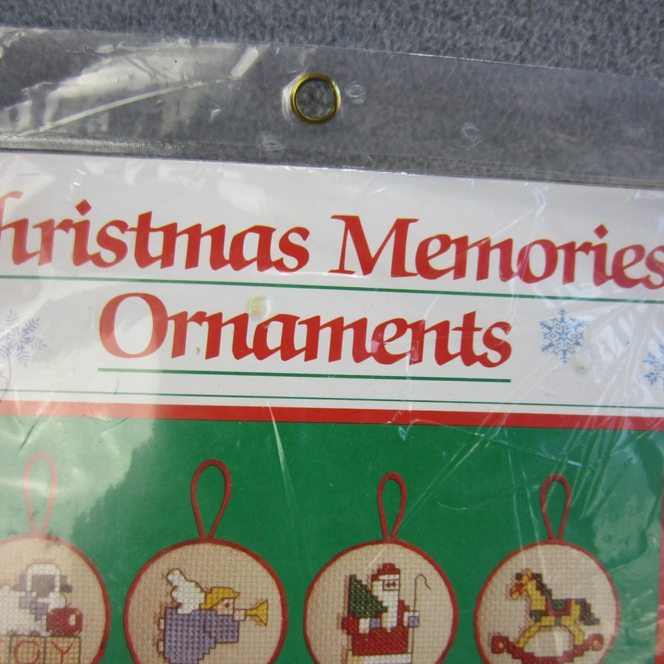 Kit de Adornos de Navidad Vintage Dimensión Memorias Punto de Cruz 8374 Daniel Foto 3 de 4