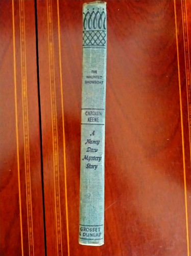NANCY DREW #35 THE HAUNTED SHOWBOAT 1ST PRINTING BLUE TWEED HC 1957 - Bild 2 von 8