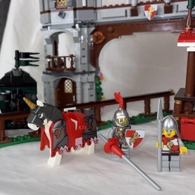 Lego Kingdoms Joust 10223 Castle Lion Knights Dragon Knights 100% Complete Set