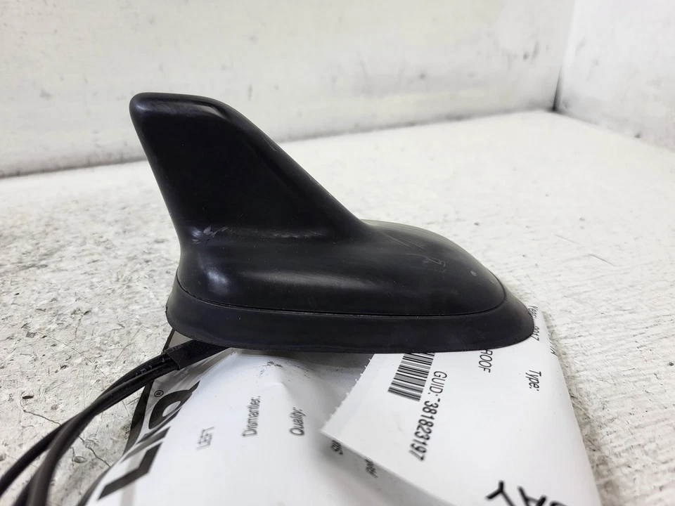 Volkswagen Jetta 2017 antena de radio montaje en techo OEM LKQ Foto 2 de 3