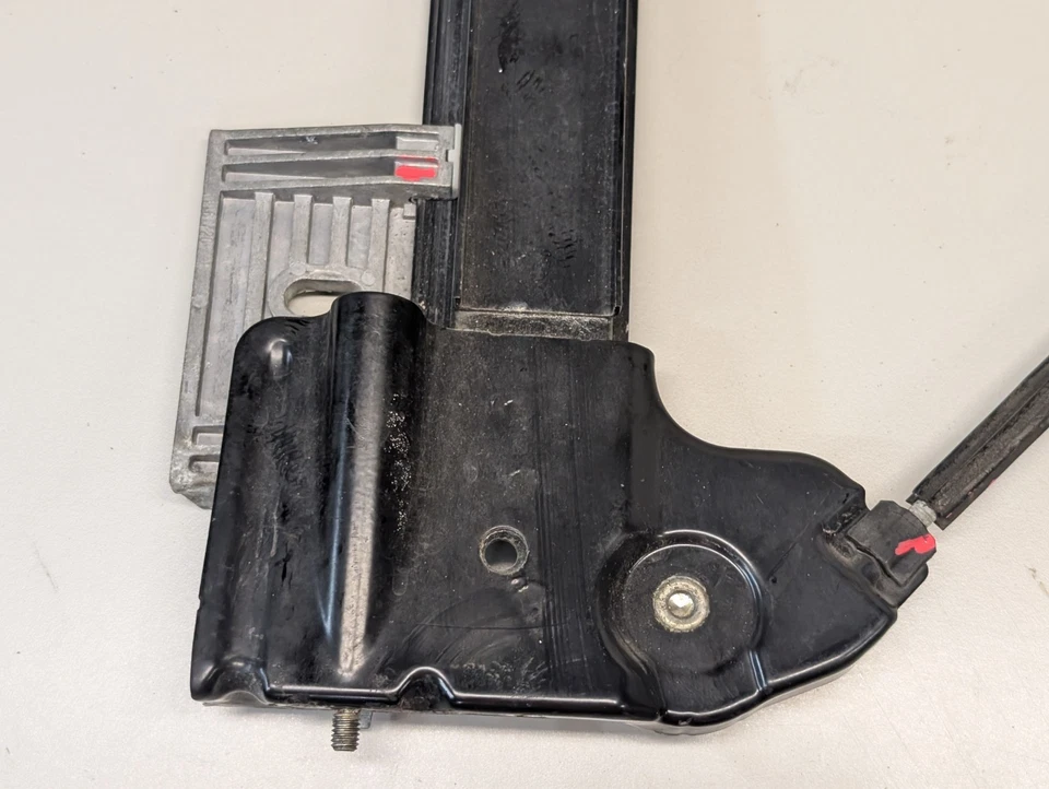 03-10 大众大众甲壳虫可调式前驱 LH 车窗调节器和电机 — 第 2/4 张图片