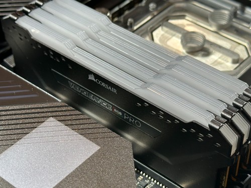 AMD Threadripper 3990X + ASUS ROG Zenith II Extreme + 128GB RAM, 2TB M.2, Cooler - Bild 9 von 16